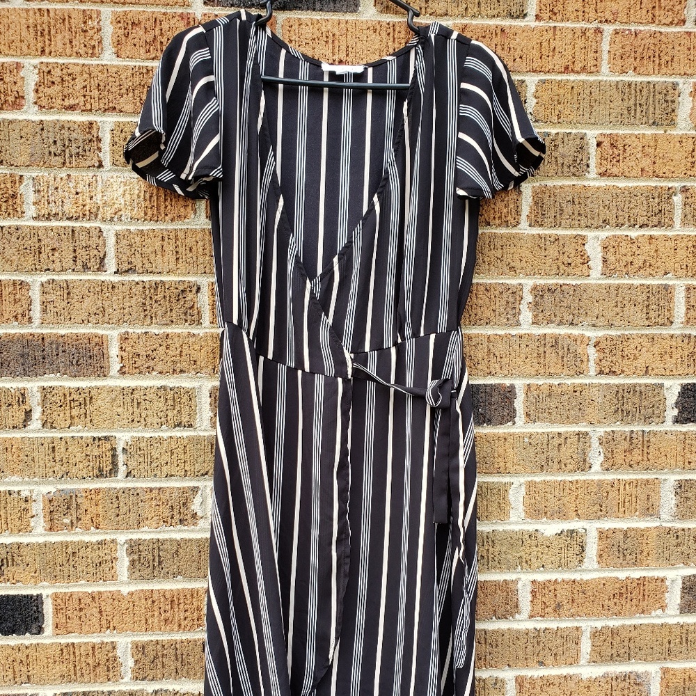 Socialite fit and flare flutter sleeve midi dress